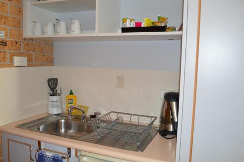 Kitchen, Golden Chain Port O Call Motel in Settlement Point Kitchen, Golden Chain Port O Call Motel in Settlement Point