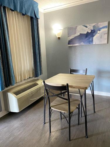 Einrichtungen, Quarters Inn & Suites in Anticoch (TN) Einrichtungen, Quarters Inn & Suites in Anticoch (TN)