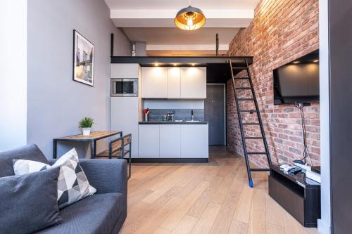 10 SEGURANE - Magnifique Studio Mezzanine - Port de Nice