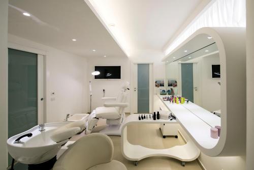 Massage, Victoria Palace Hotel & Zen Wellness in Gallipoli Massage, Victoria Palace Hotel & Zen Wellness in Gallipoli
