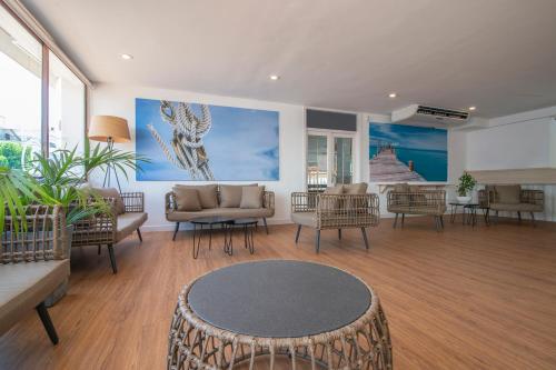 Lobby, Aparthotel Pierre & Vacances Mallorca Cecilia in Felanitx Lobby, Aparthotel Pierre & Vacances Mallorca Cecilia in Felanitx