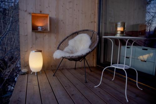 شرفة/ تراس, Treehut, nature, birds, silence and fjord in Ytrebygda شرفة/ تراس, Treehut, nature, birds, silence and fjord in Ytrebygda