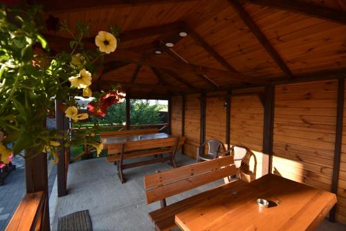 Altan/terrasse, Мигдаль Маєток in Svityaz Altan/terrasse, Мигдаль Маєток in Svityaz