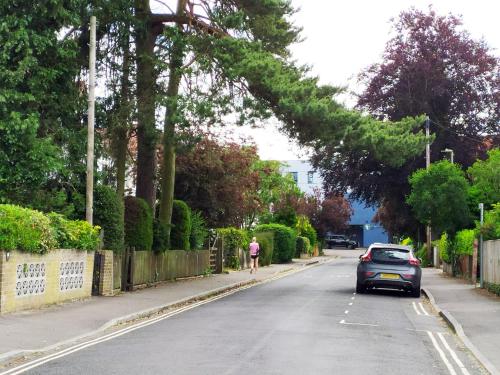 Uitzicht, The Yew Studio - Self contained one bed studio flat with parking near Magdalen College Uitzicht, The Yew Studio - Self contained one bed studio flat with parking near Magdalen College