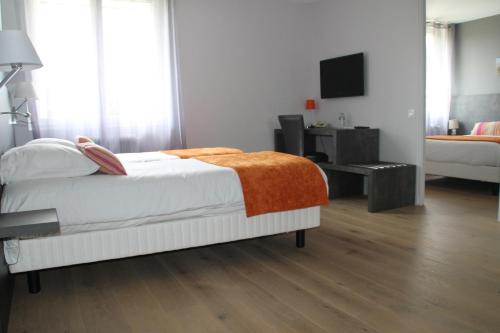 Cozy Hotel Logis Morlaix in Plouigneau Cozy Hotel Logis Morlaix in Plouigneau