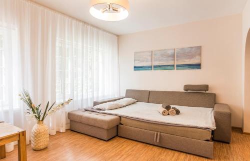 Holiday Home - Prime Location - 200m Beach