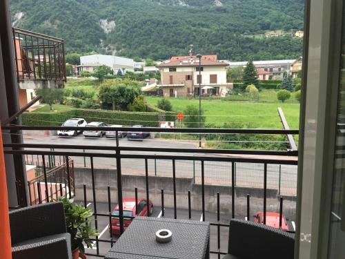 Terrazzo/balcone, Big family bed & breakfast in Suello Terrazzo/balcone, Big family bed & breakfast in Suello