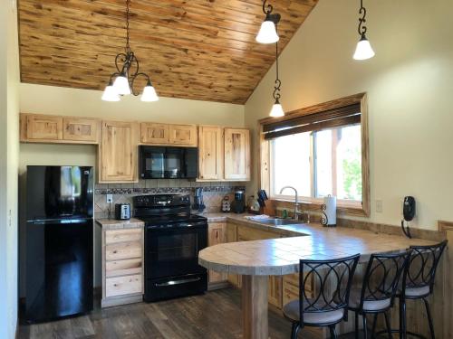 Yellowstone Riverside Cottages in Gardiner (MT) Yellowstone Riverside Cottages in Gardiner (MT)