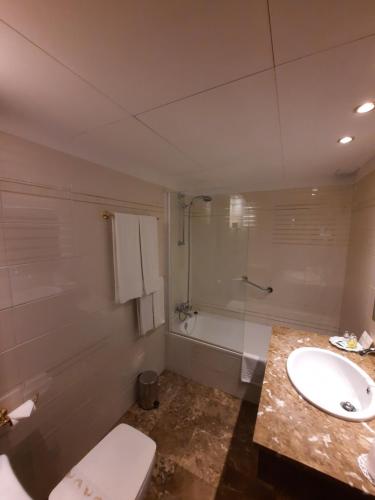 Baño, Hotel Edelweiss in Camprodon Baño, Hotel Edelweiss in Camprodon