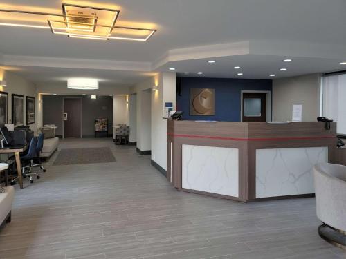 Lobby, Comfort Inn & Suites Wyomissing Reading in Wyomissing (PA) Lobby, Comfort Inn & Suites Wyomissing Reading in Wyomissing (PA)