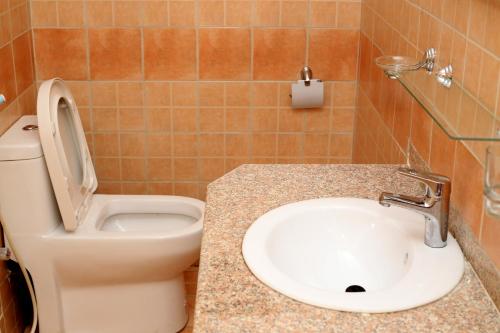 Vonios kambarys, Guest Pride Hotel in Kanas Vonios kambarys, Guest Pride Hotel in Kanas