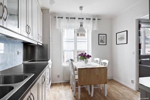 Cocina, HernöRum Storgatan - Centrala lägenheter (HernoRum Storgatan - Centrala lagenheter) in Harnosand Cocina, HernöRum Storgatan - Centrala lägenheter (HernoRum Storgatan - Centrala lagenheter) in Harnosand