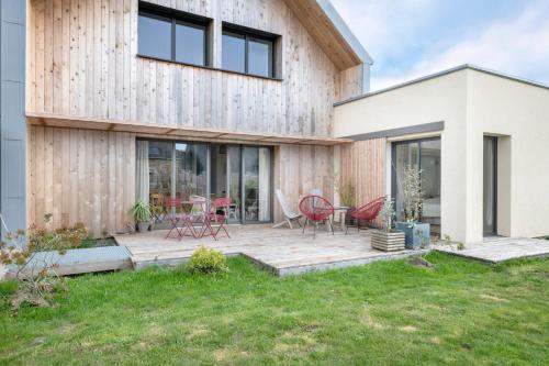 Balcony/terrace, Maison lumineuse grande terrasse a La Roche-Bernard in Nivillac Balcony/terrace, Maison lumineuse grande terrasse a La Roche-Bernard in Nivillac