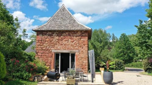 Exterior view, Le moulin des vignes in Laguiole Exterior view, Le moulin des vignes in Laguiole
