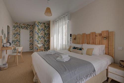 Beach Hotel - Le Grand Chalet in La Tremblade Beach Hotel - Le Grand Chalet in La Tremblade