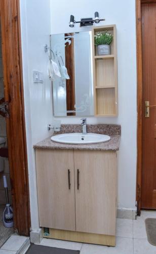 Badezimmer, Sandalwood Suites- Serviced Two Bedroom Holiday Homes in Nakuru Badezimmer, Sandalwood Suites- Serviced Two Bedroom Holiday Homes in Nakuru