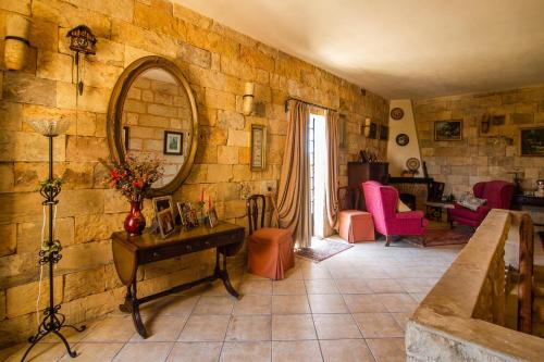 delat sällskapsrum/tv-rum, Ta' Bertu Host Family Bed & Breakfast in Zurrieq delat sällskapsrum/tv-rum, Ta' Bertu Host Family Bed & Breakfast in Zurrieq