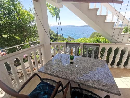 Erkély/terasz, NIKO Apartments 70m from the beach in Dramalj Erkély/terasz, NIKO Apartments 70m from the beach in Dramalj