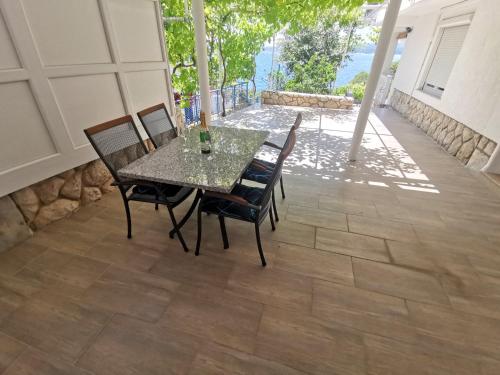 Erkély/terasz, NIKO Apartments 70m from the beach in Dramalj Erkély/terasz, NIKO Apartments 70m from the beach in Dramalj