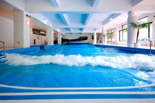 Swimming pool, Rusutsu Resort Hotel & Convention in Niseko Swimming pool, Rusutsu Resort Hotel & Convention in Niseko