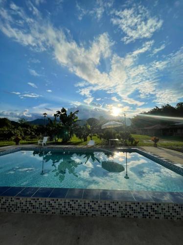 Swimming pool, Hotel campestre campos verdes in Roldanillo Swimming pool, Hotel campestre campos verdes in Roldanillo