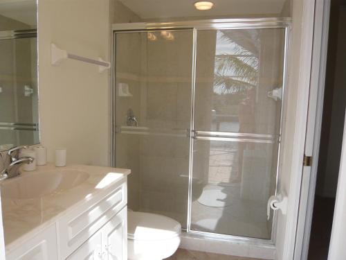 Bathroom, Villa Cape Florida in Cape Coral (FL) Bathroom, Villa Cape Florida in Cape Coral (FL)