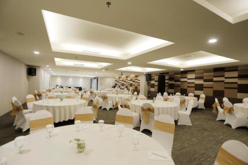 Meeting room / ballrooms, Mercure Padang Hotel in Padang Meeting room / ballrooms, Mercure Padang Hotel in Padang