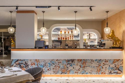 パブ/ラウンジ, Giulia Albérgo Hotel (Giulia Albergo Hotel) in ドゥラス パブ/ラウンジ, Giulia Albérgo Hotel (Giulia Albergo Hotel) in ドゥラス