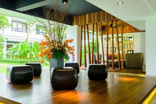 Lobby, UMA Residence near Yanhee Hospital Lobby, UMA Residence near Yanhee Hospital