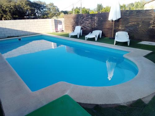 Úszómedence, Apartamentos Rurales Tierras de Granadilla in Zarza de Granadilla Úszómedence, Apartamentos Rurales Tierras de Granadilla in Zarza de Granadilla