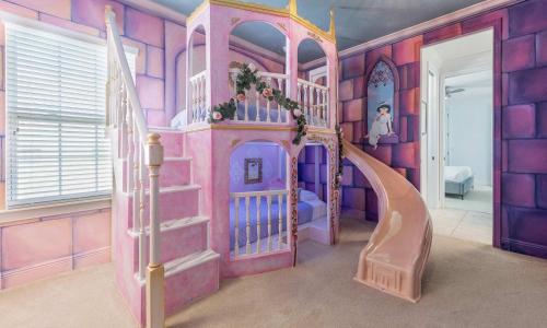 Graceful 6 Bdrm Villa with Captivating Views at Reunion