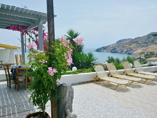 Facilities, Avgerinou Studios in Milos Island Facilities, Avgerinou Studios in Milos Island