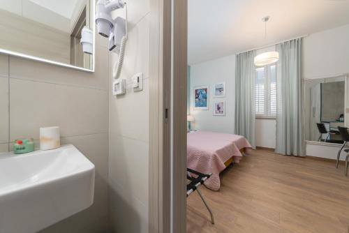 Bad, Polesana Rooms in Pula Bad, Polesana Rooms in Pula