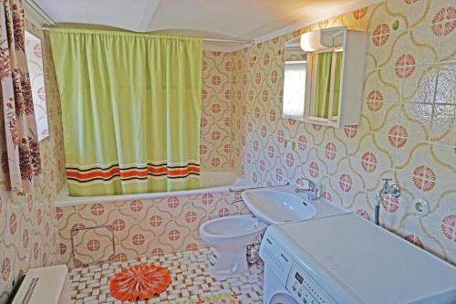 Bathroom, Ferienhaus Aßmus in Weissenburg in Bayern Bathroom, Ferienhaus Aßmus in Weissenburg in Bayern