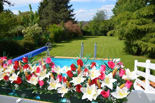 Swimming pool, Villa avec piscine entre Disneyland et Paris in Saint-Thibault-des-Vignes Swimming pool, Villa avec piscine entre Disneyland et Paris in Saint-Thibault-des-Vignes