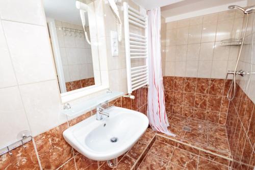 This photo about Grand Boulevard Apartments shared on HyHotel.com