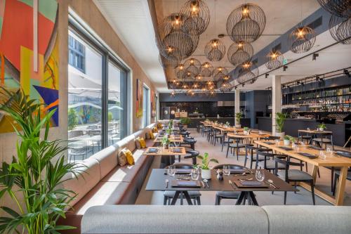 Ресторан, INNSiDE Luxembourg in Люксембург Ресторан, INNSiDE Luxembourg in Люксембург