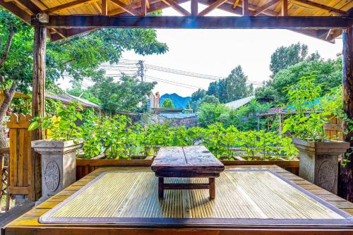 Balcony/terrace, B&B under Great Wall in Huairou District Balcony/terrace, B&B under Great Wall in Huairou District