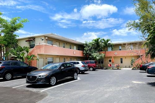 Cozy Stay at Wilton Manors by Angel Host