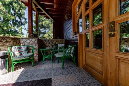 Entrada, Vila Zorile in Poiana Brasov Entrada, Vila Zorile in Poiana Brasov
