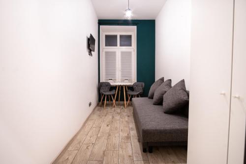 Revolution Aparts - Rewolucji 27 in Lodz Revolution Aparts - Rewolucji 27 in Lodz