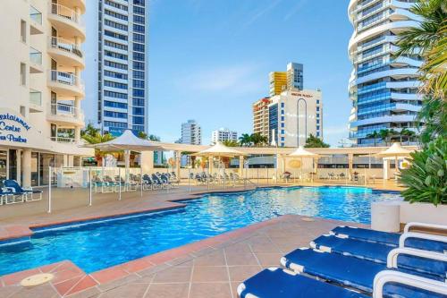 Bazen, Broadbeach Holiday Apartments in Broadbeach Bazen, Broadbeach Holiday Apartments in Broadbeach