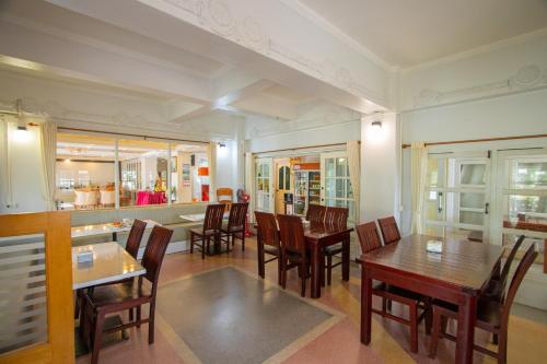 مطعم, Anchalee Resort in بانج سافان مطعم, Anchalee Resort in بانج سافان