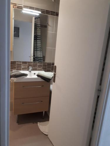 STUDIO aux Portes de BAYONNE in Saint Pierre D'Irube STUDIO aux Portes de BAYONNE in Saint Pierre D'Irube