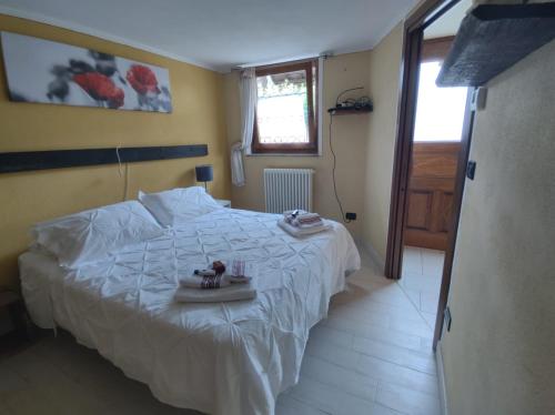 Guestroom, Saint Marcel La maison de la Creuza in Saint-Marcel Guestroom, Saint Marcel La maison de la Creuza in Saint-Marcel