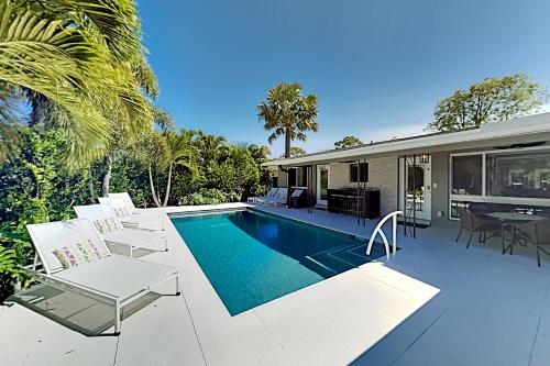 Designer Delight - Private Pool, Outdoor Kitchen home Fort Lauderdale