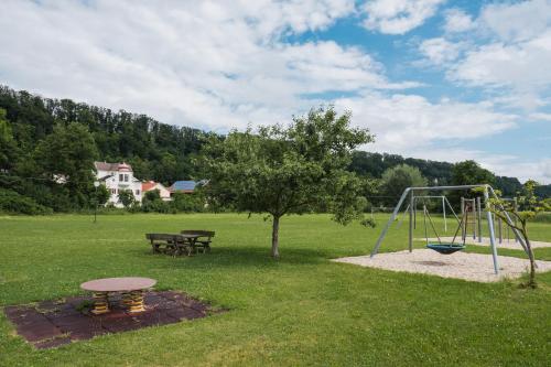 Playground, Gehobenes Ambiente in historischer Wohnung in Walting Playground, Gehobenes Ambiente in historischer Wohnung in Walting