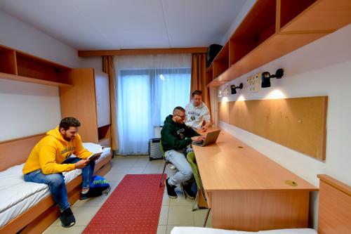 KLK Hotel in เอกเยเตมวารอส KLK Hotel in เอกเยเตมวารอส