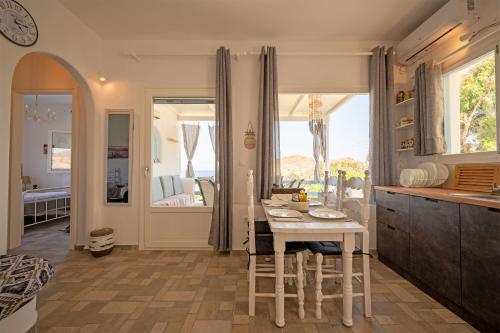 ห้องครัว, Molos Sea View House - Paros Greece in โมลอส ห้องครัว, Molos Sea View House - Paros Greece in โมลอส