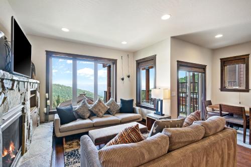 Mountainside Chalet in Sandpoint Mountainside Chalet in Sandpoint